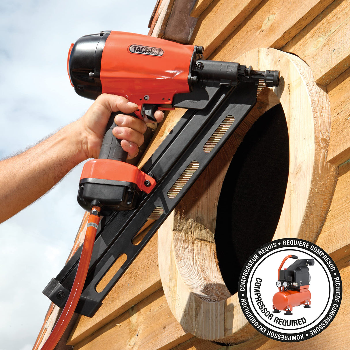 TACWISE KSN90V Clavadora Neumática para Clavos en Peine Inclinados, Usa Clavos Inclinados a 21 de 50 a 90 mm de largo y 2,8 a 3,3 mm de diámetro en Tiras de Plástico, Naranja/Negro