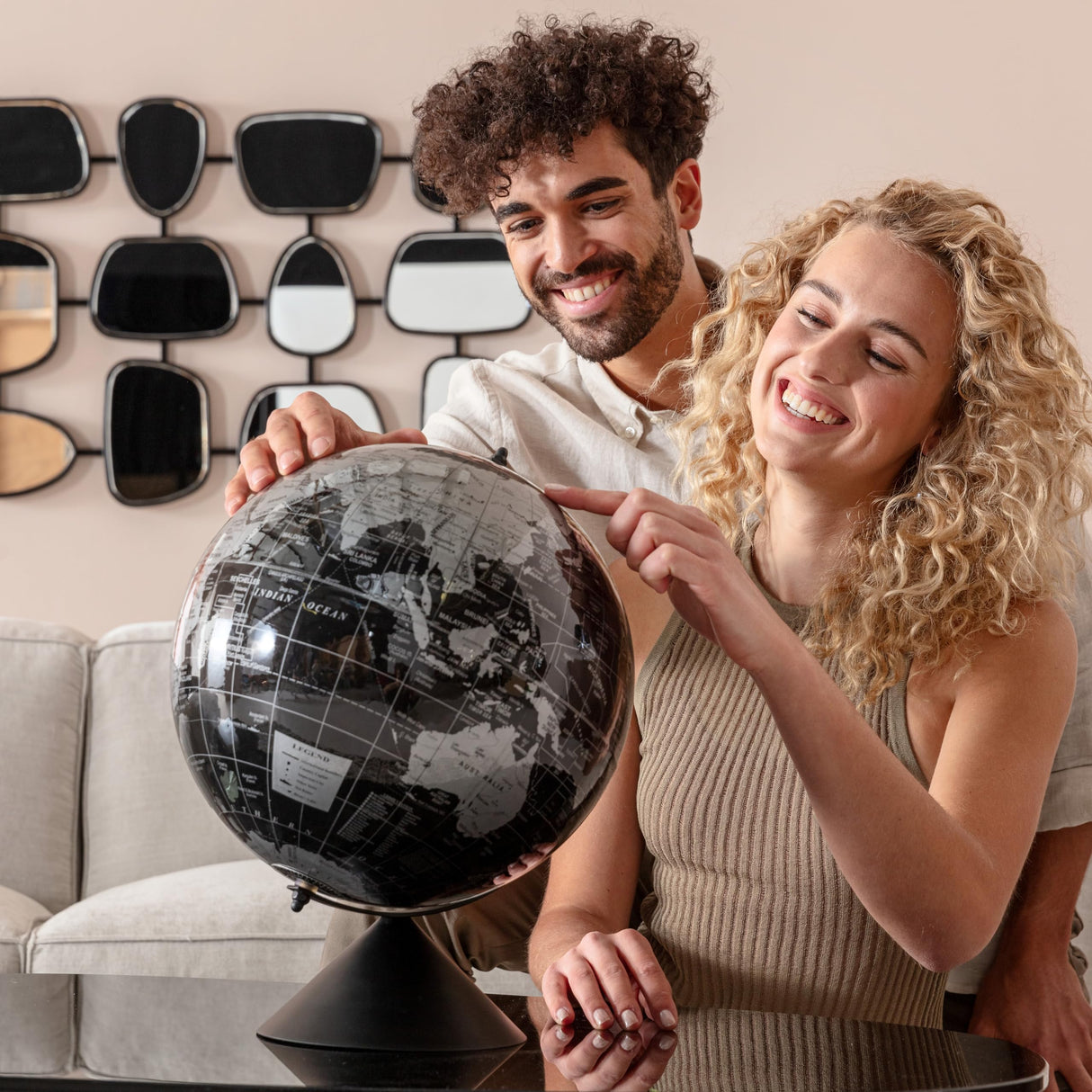 Kare Design Deko Object Globe Top, negro, gris, globo, estructura de acero inoxidable, hecha a mano, diámetro 30 cm, 40 x 30 x 30 cm (alto x ancho x profundidad)