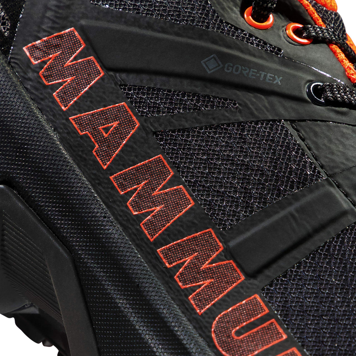 Mammut Sertig II Low GTX Hombre Negro-Naranja Vibrante 10.5