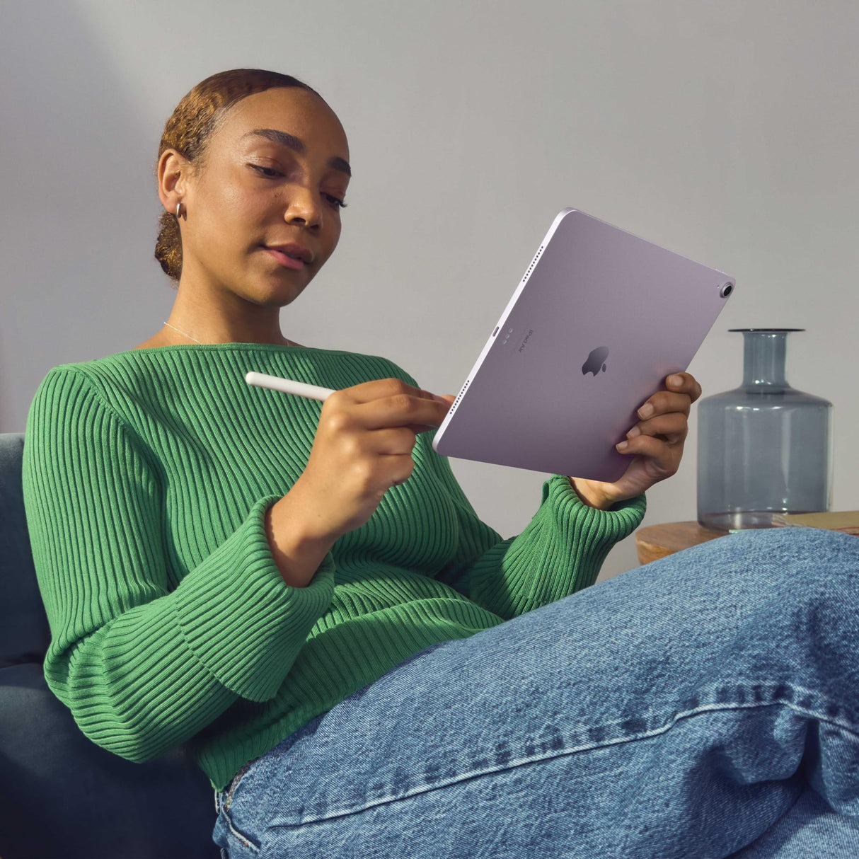 Apple iPad Air de 11 Pulgadas (M2): Pantalla Liquid Retina, 256 GB, cámara Frontal de 12 Mpx en Horizontal y Trasera de 12 Mpx, Wi-Fi 6E y 5G con eSIM, autonomía de Sol a Sol - Azul