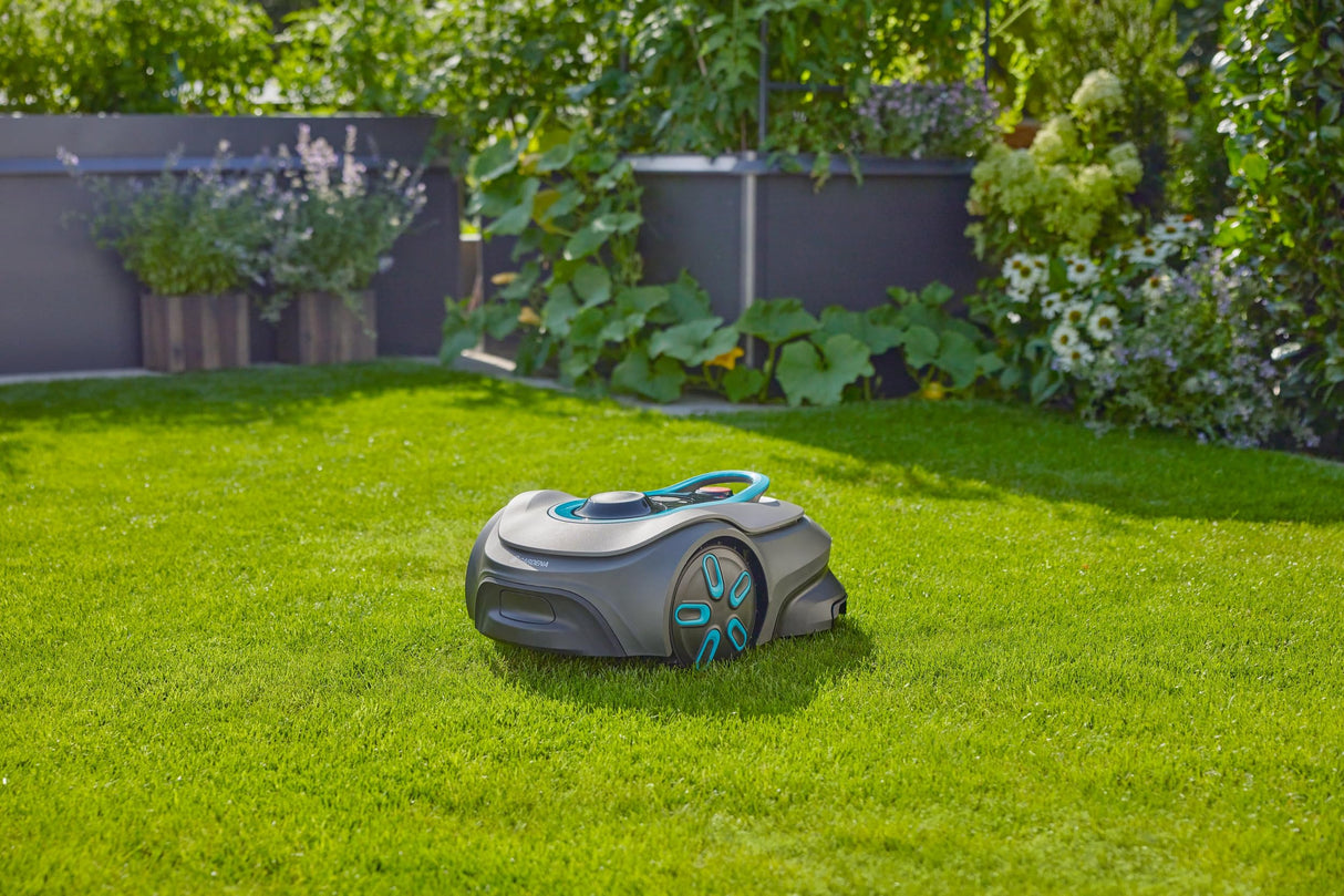 Gardena Smart SILENO Free Set 750 m² Robot cortacésped, inalámbrico, para césped de hasta 750 m², Lona Intelligence, sin Cable delimitador, Funcionamiento silencioso (19924-47)