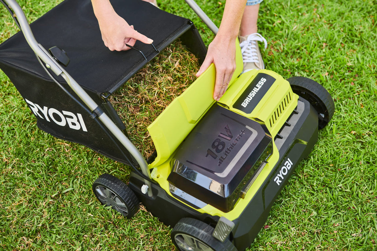 RYOBI - Escarificador Brushless Inalámbrico 18V ONE+ con 2 Baterías 4,0 Ah y Cargador de 2,0 A y Bolsa de Recogida 55l - Ancho 35cm - 4 Posiciones, 16 Cuchillas - Empuñadura Ajustable - RY18SFX35A-240