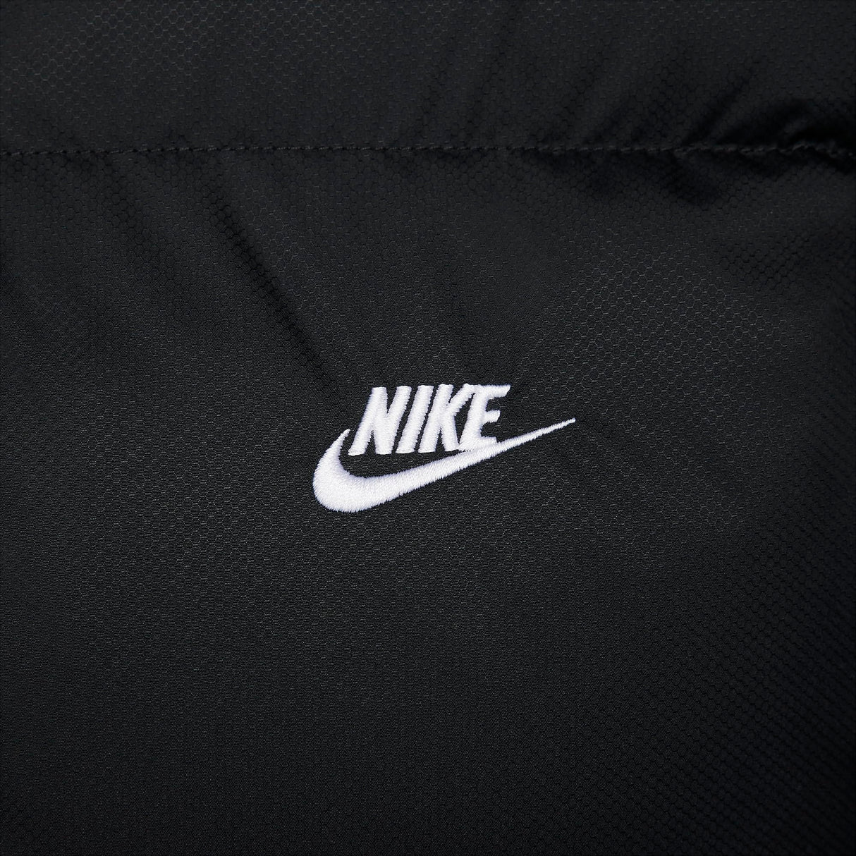 Nike FB7368-010 M NK TF CLUB PUFFER JKT Jacket Hombre BLACK/WHITE Tamaño L