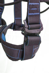 Irudek WIND BLUE 3 L-XXL – Arnés anticaídas con anclaje ventral de aluminio, cinturón IRUPAD Holetech, hebillas automáticas K-EASY, sistema ANTISLIP, portaganchos y chip NFC Ready