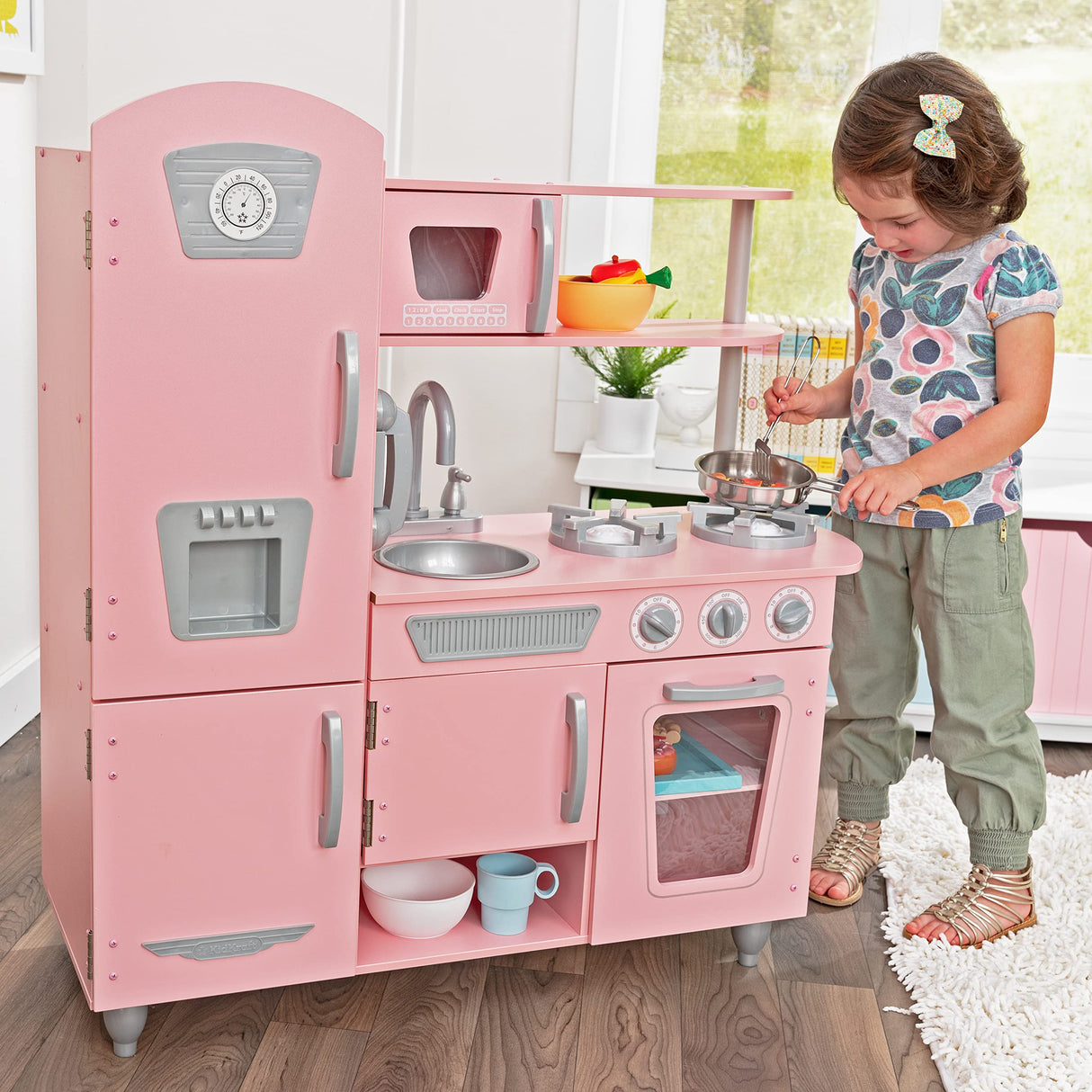 KidKraft Cocina de Juguete Rosa Vintage de Madera para niños con teléfono de Juguete y Nevera Vintage, Cocina Infantil, Juguetes niños 3+ años (53179)