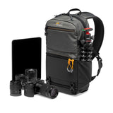 Lowepro Slingshot SL 250 AW III - Mochila Bandolera para Cámara Refelx DSLR Sin Espejo, con Acceso QuickDoor, Compartimento Para Tablet 10”, Para Sony A7, iPad, Surface Pro, 300D Ripstop, Gris