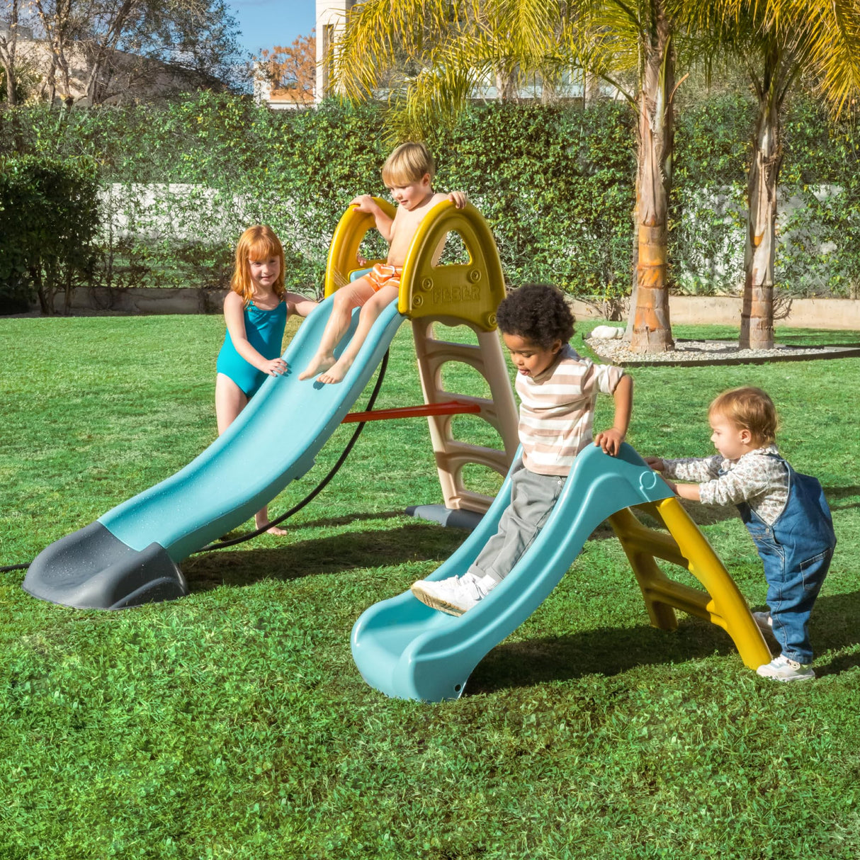 FEBER Mega Casual Water Slide, Tobogán para Jardín para Usar con Agua, Conecta una Manguera Externa, Escaleras Antideslizantes, Colores Resistentes, Fácil Montaje, +1 año, Famosa (FEL11000)