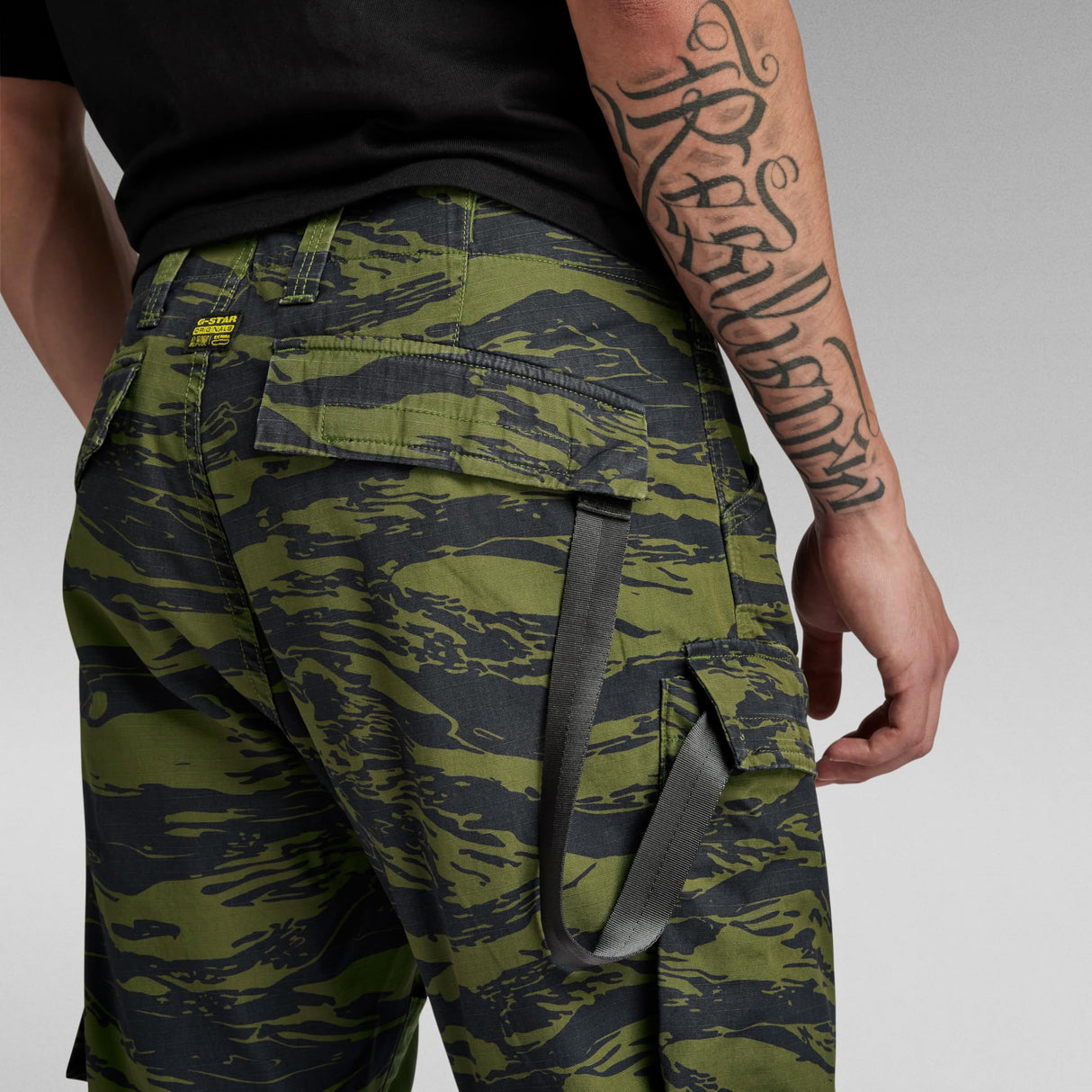 G-STAR Para Hombre Pantalones 3D Regular Tapered Cargo 2.0, Multicolor (Shadow Olive 2L Tiger Camo D24308-D386-G393), 36W / 34L
