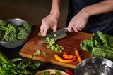 Fiskars Set de cuchillos, Sensei, 5 piezas, Cuchillo chef, Cuchillo pan, Cuchillo Santoku, Cuchillo verduras, Cuchillo para pelar, Acero inoxidable con alto contenido de carbono/plástico, 1025845