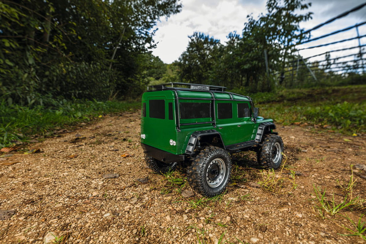 Carson 500404236 1:8 Land Rover Defender 100% RTR British Vert - Voiture radiocommandée, véhicule RC, Batteries et radiocommande incluses, Vitesse km/h, Temps de conduite 20 min