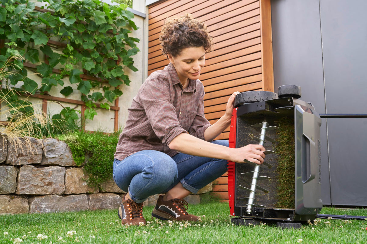 AL-KO Escarificador eléctrico 38.4 E Combi Care, Potencia del Motor de 1400 W, Ancho de Trabajo de 38 cm, Incluye Saco de 55 L, para césped de hasta 800 m²