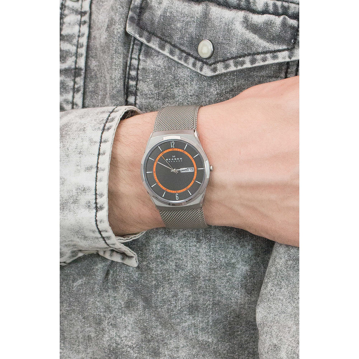 Skagen Melbye reloj para hombre, movimiento de cuarzo con correa de acero o piel, Gris y naranja, 40MM