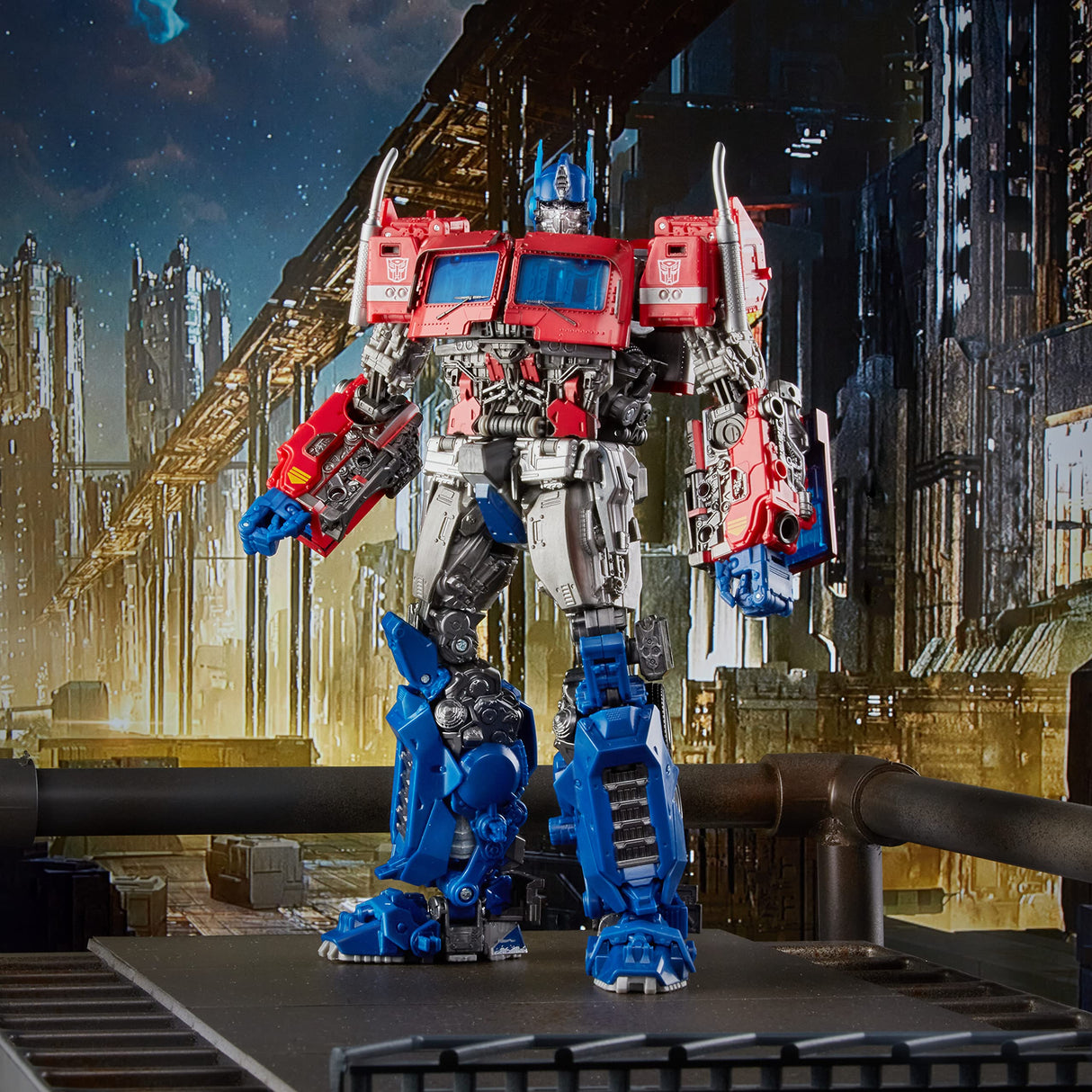 Transformers Movie Masterpiece Series MPM-12 Optimus Prime - Figura Coleccionable de película Bumblebee, 28 cm, Multicolor
