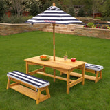 KidKraft Conjunto jardín de Mesa y 2 Bancos de Madera para niños con sombrilla y Cojines, Muebles para terrazza, Patio y Exterior al Aire Libre (00106)