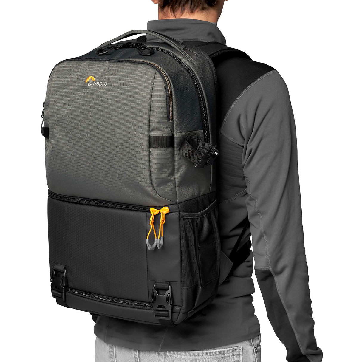 Lowepro Fastpack BP 250 AW III - Mochila para Cámara Refelx DSLR Sin Espejo, con Acceso QuickDoor, Compartimento Para Portátil de 13”, Para Cámaras Nikon D850, 300D Ripstop, Color Gris