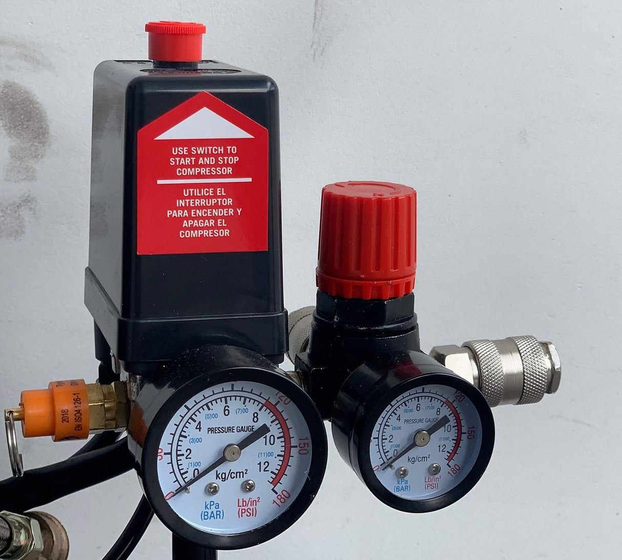 CEVIK PRO - CA-PRO24SILENC - Compresor Aire Silencioso - 62 dB - 24L - 1.5HP - Máx 8 Bar - 150 l/min - Sin Aceite - Dos Salidas de Aire - Compacto y Portátil - Compresor de Pintura y Neumática