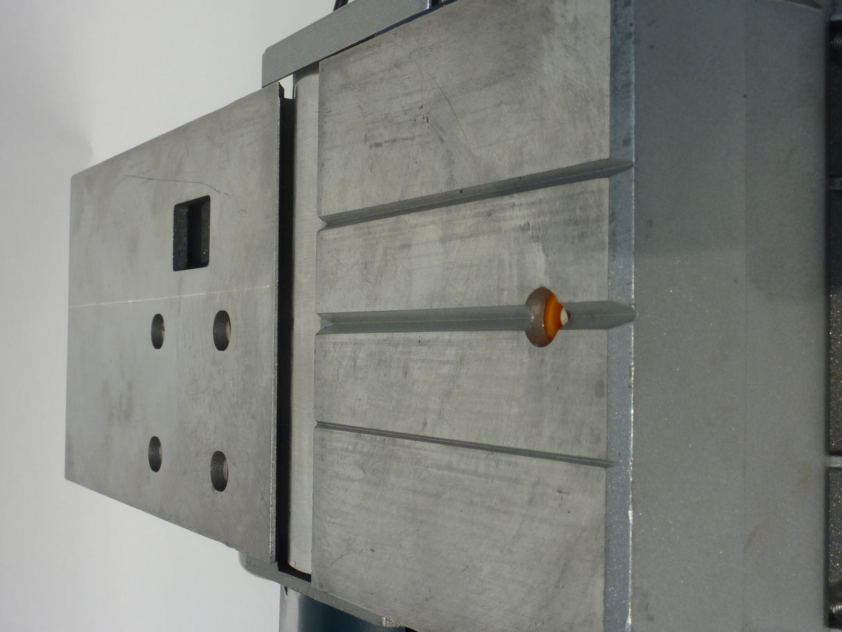 Rebir Cepillador Eléctrico 2 en 1 - Rallador - Cepillador de viga - Cepilla de carpintero 2250 W - Metal y plástico - Herramienta de Planificación Industrial
