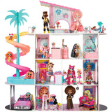 L.O.L. Surprise! OMG Fashion House Set de juego con más de 85 sorpresas - Casa de muñecas de madera con piscina, tobogán en espiral, terraza, cine, muebles convertibles y más - A partir de 4 años
