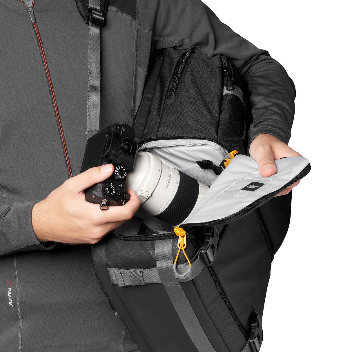 Lowepro Fastpack BP 250 AW III - Mochila para Cámara Refelx DSLR Sin Espejo, con Acceso QuickDoor, Compartimento Para Portátil de 13”, Para Cámaras Nikon D850, 300D Ripstop, Color Negro