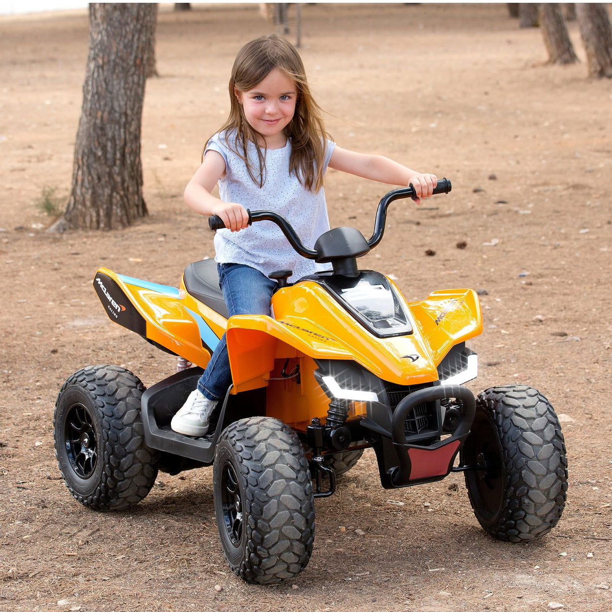 FEBER - Quad McLaren MCL 35 Liveries JL212, vehículo Infantil a batería de 12V con Luces LED, Modelo Original, Velocidad 3 a 6 km/h, Estable y Seguro, niños y niñas +3 años, Famosa (FEN11000)