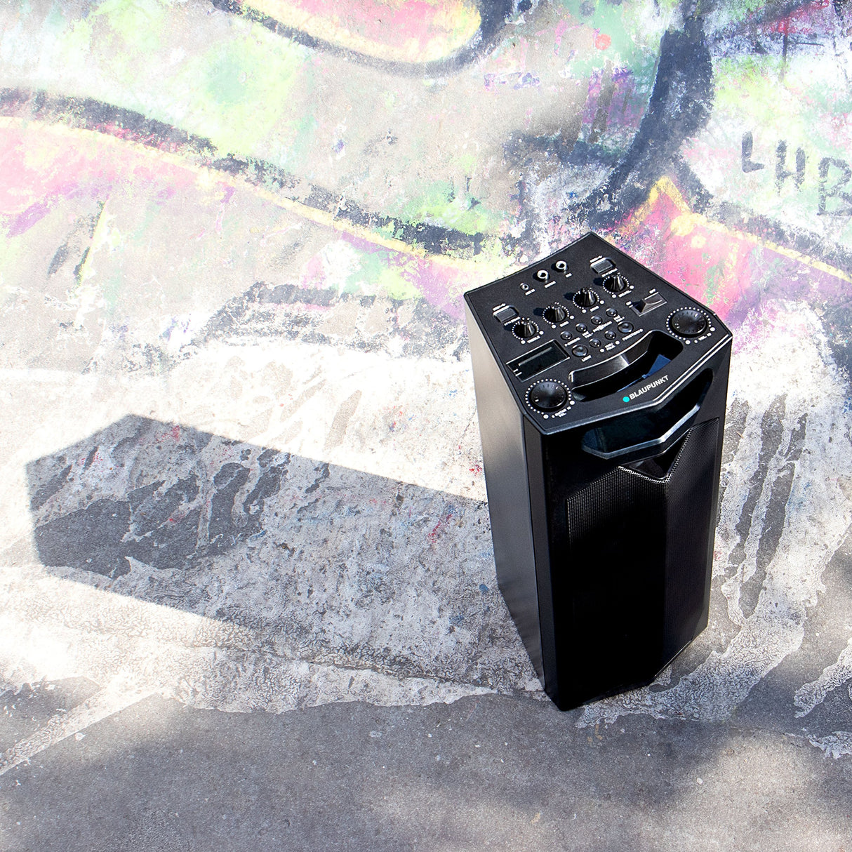 Blaupunkt PS 500 - Altavoz de Fiesta con batería integrada, 40 W RMS, Bluetooth, USB, Entrada Auxiliar, Radio FM, Entrada de Guitarras y micrófono, función de Eco, Caja de música con Efecto de luz,
