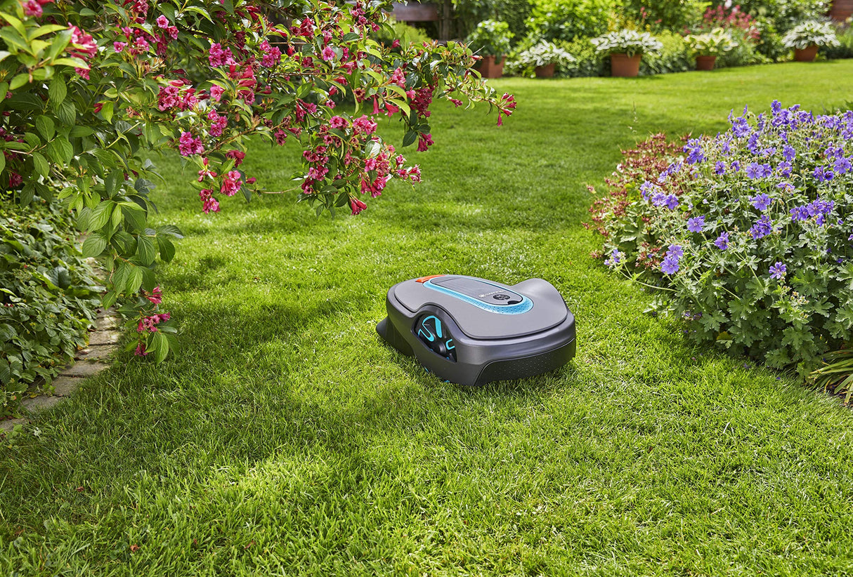 Gardena set smart SILENO life: robot cortacésped para superficies de < 750 m², control mediante aplicación del sistema smart, pasarela smart, versión ES (año modelo 2019) (19113-34)