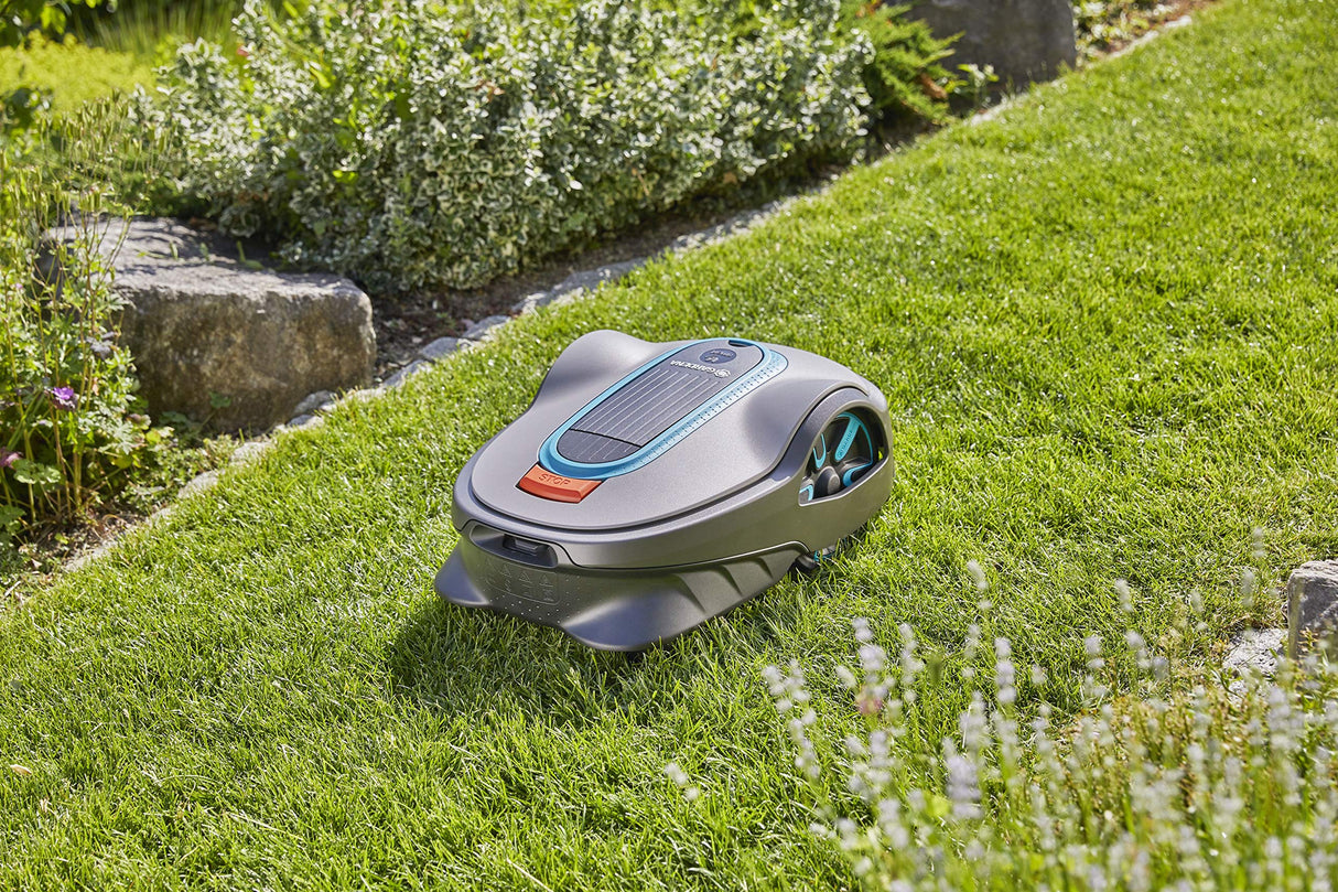 Gardena set smart SILENO life: robot cortacésped para superficies de < 750 m², control mediante aplicación del sistema smart, pasarela smart, versión ES (año modelo 2019) (19113-34)