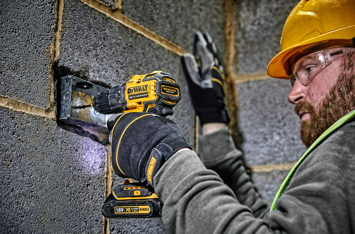 DEWALT Taladro atornillador compacto sin escobillas XR 18V Li-Ion 2 Ah, Sin cable, con maletín TSTAK, luz LED, 2 baterías, Cargador, 2 velocidades (0-450/1650 rpm), DCD708D2T-QW
